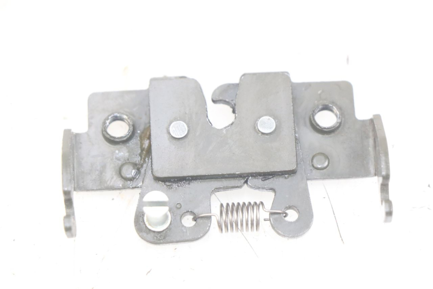 photo de ZADELSLOT PIAGGIO X8 125 (2004 - 2007) - Zoom op gebruiksstaat