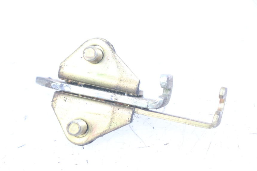 photo de ZADELSLOT YAMAHA FZS FAZER 600 (1998 - 2001) - Detail van het onderdeel