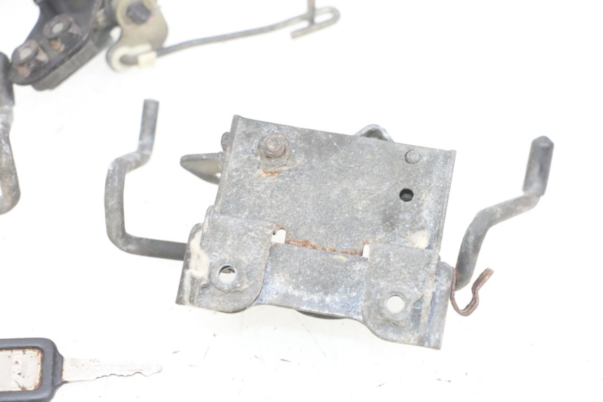 photo de ZADELSLOT KAWASAKI GPX R WARBIRD 600 (1988 - 1993) - Andere kijkhoek