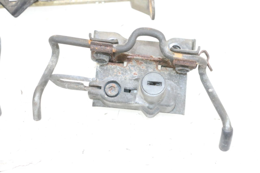 photo de ZADELSLOT KAWASAKI GPX R WARBIRD 600 (1988 - 1993) - Staat van het oppervlak