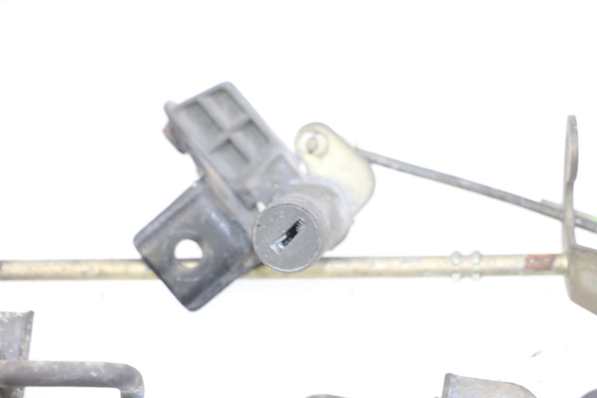 photo de ZADELSLOT KAWASAKI GPX R WARBIRD 600 (1988 - 1993) - Markeringen en referenties