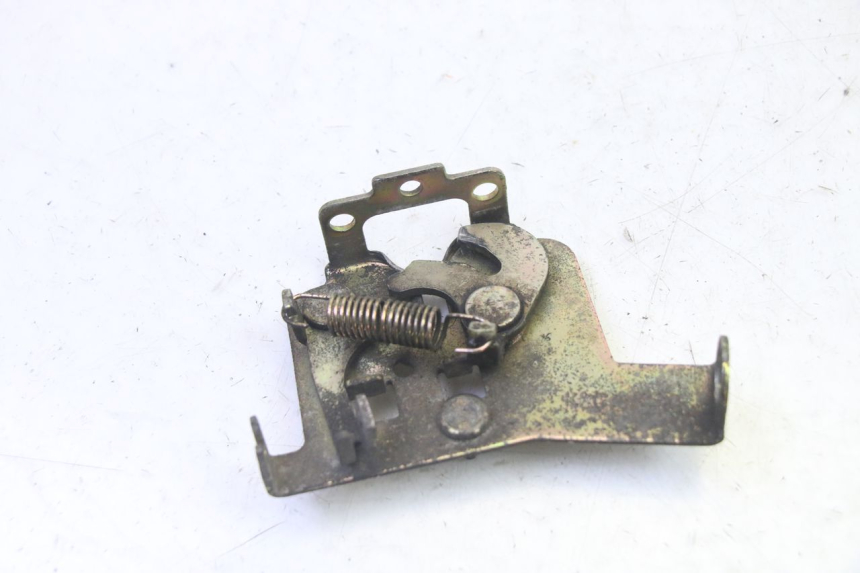 photo de ZADELSLOT KYMCO GRAND DINK 125 (2002 - 2007) - Detail van het onderdeel