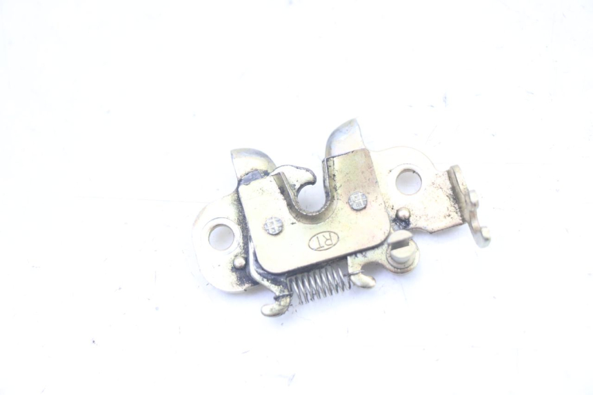 photo de ZADELSLOT PEUGEOT KISBEE 2T 50 (2010 - 2017) - Detail van het onderdeel