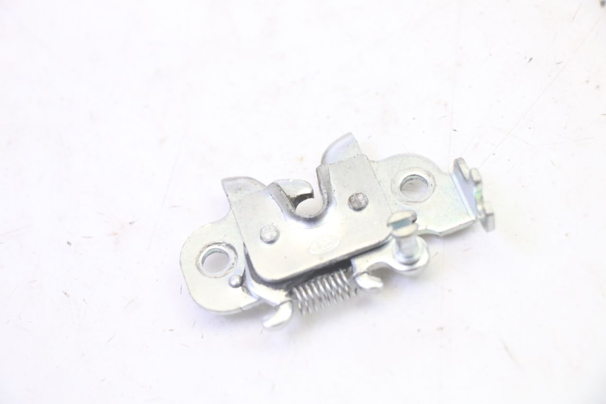 photo de ZADELSLOT PEUGEOT KISBEE 2T 50 (2010 - 2017) - Detail van het onderdeel