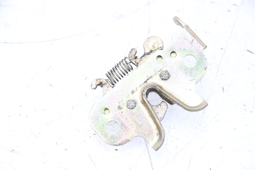 photo de ZADELSLOT PEUGEOT KISBEE 2T 50 (2010 - 2017) - Detail van het onderdeel