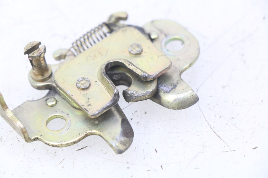 photo de ZADELSLOT PEUGEOT KISBEE 4T 50 (2010 - 2017) - Detail van het onderdeel