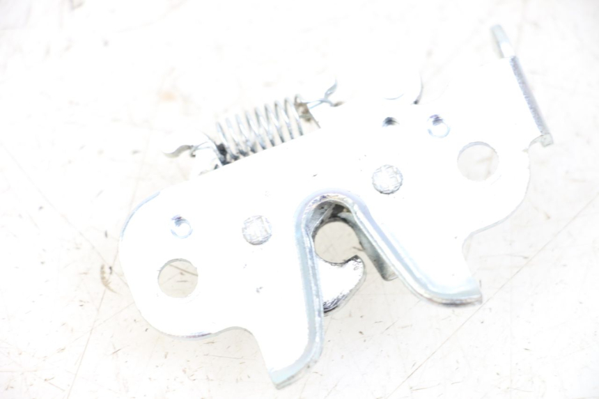 photo de ZADELSLOT PEUGEOT KISBEE 4T 50 (2018 - 2022) - Detail van het onderdeel