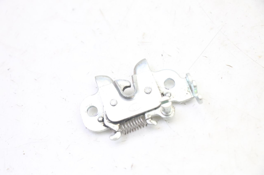 photo de ZADELSLOT PEUGEOT KISBEE 4T 50 (2018 - 2022) - Detail van het onderdeel