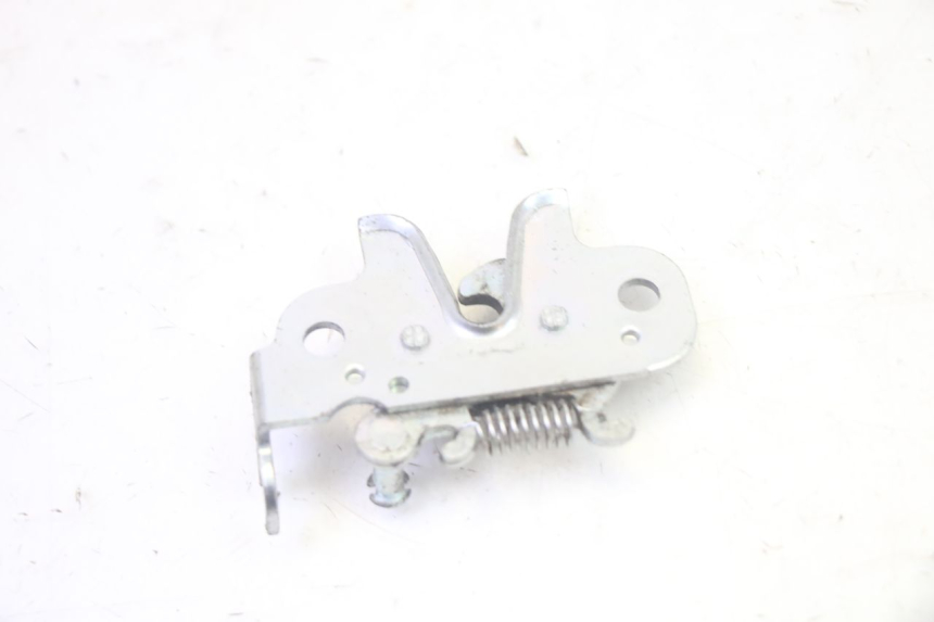 photo de ZADELSLOT PEUGEOT KISBEE 4T 50 (2018 - 2022) - Andere kijkhoek