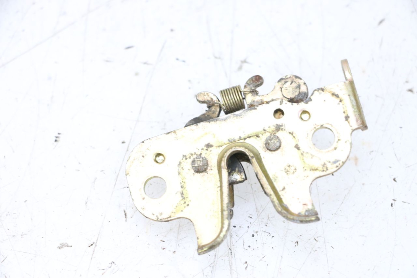 photo de ZADELSLOT PEUGEOT KISBEE 4T 50 (2010 - 2017) - Detail van het onderdeel