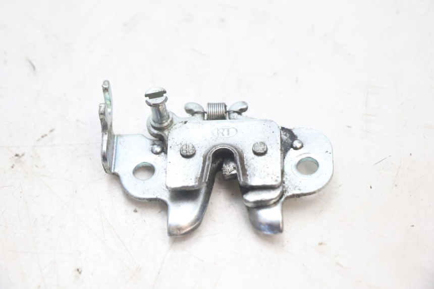 photo de ZADELSLOT PEUGEOT KISBEE 4T 50 (2018 - 2022) - Detail van het onderdeel