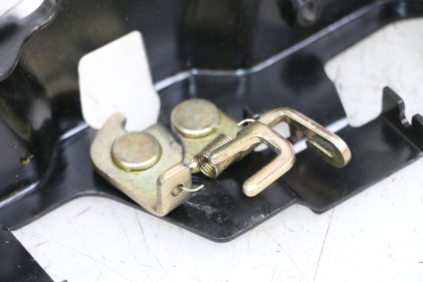 photo de ZADELSLOT SYM MIO 50 (2011 - 2017) - Bevestigingspunten