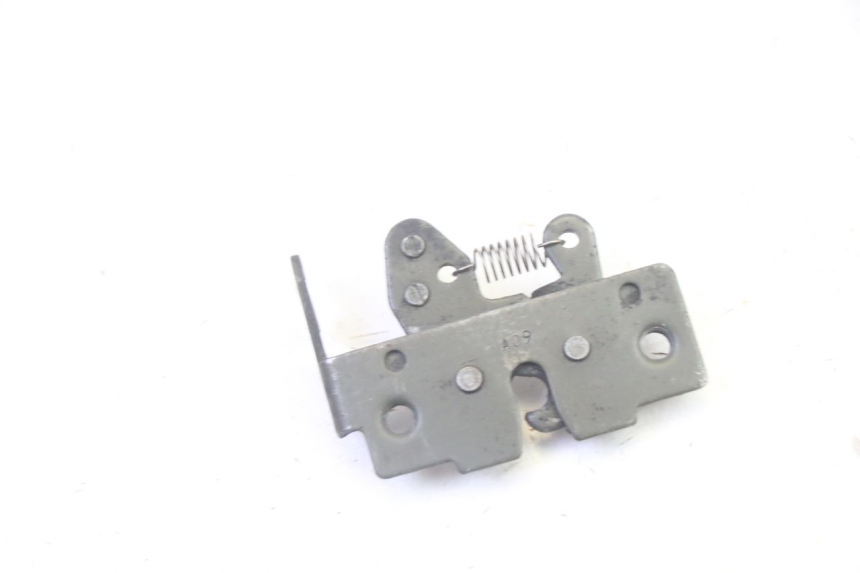 photo de ZADELSLOT PIAGGIO MP3 RL 250 (2006 - 2010) - Zoom op gebruiksstaat