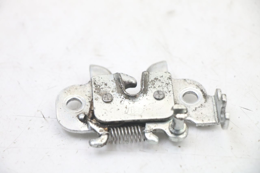 photo de ZADELSLOT PEUGEOT KISBEE 4T 50 (2018 - 2022) - Detail van het onderdeel