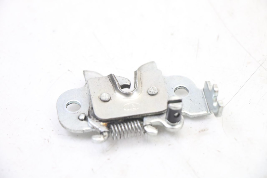 photo de ZADELSLOT PEUGEOT KISBEE 4T 50 (2018 - 2022) - Detail van het onderdeel