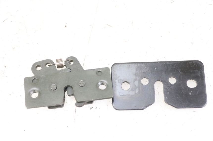 photo de ZADELSLOT PEUGEOT SATELIS 125 (2013 - 2018) - Zoom op gebruiksstaat