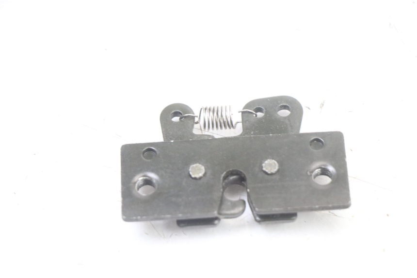 photo de ZADELSLOT PEUGEOT SATELIS COMPRESSOR K15 125 (2006 - 2009) - Zoom op gebruiksstaat