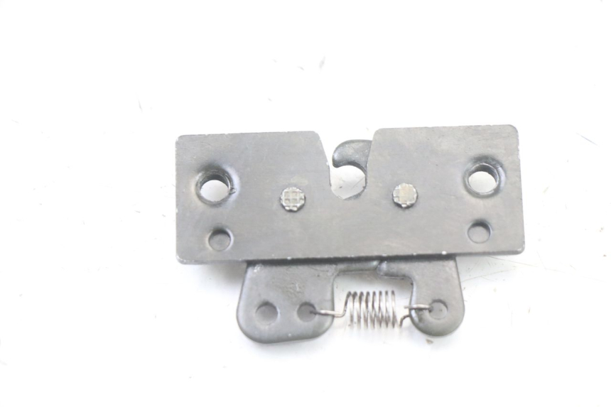 photo de ZADELSLOT PEUGEOT SATELIS COMPRESSOR K15 125 (2006 - 2009) - Andere kijkhoek