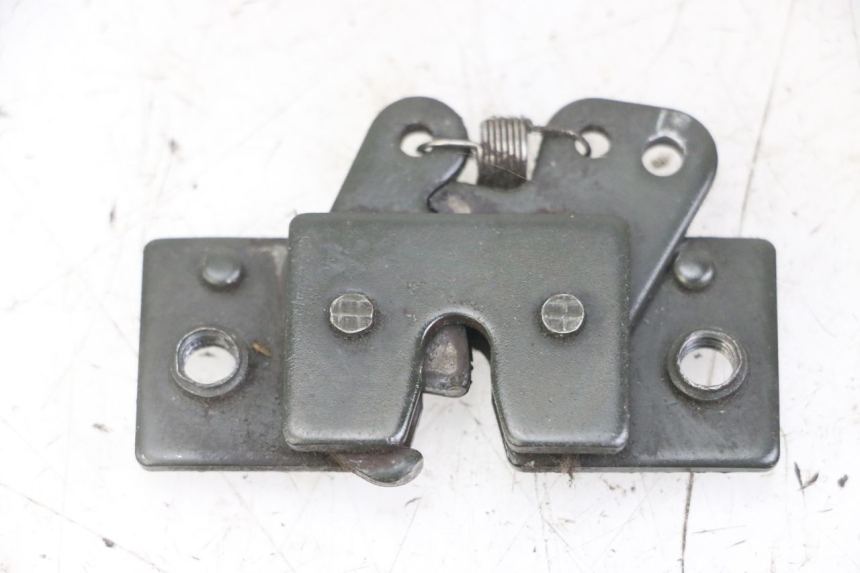 photo de ZADELSLOT PEUGEOT SATELIS 125 (2013 - 2018) - Detail van het onderdeel