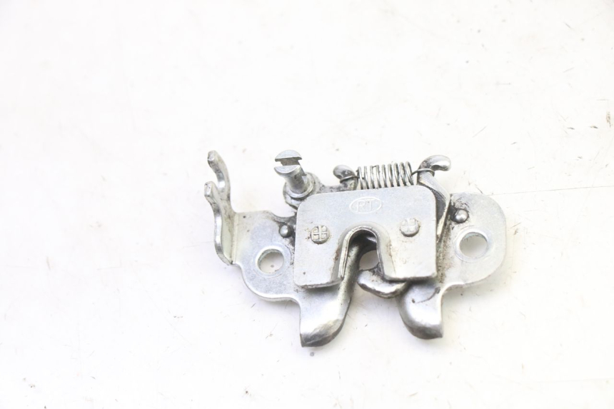 photo de ZADELSLOT PEUGEOT STREETZONE I NAKED 2T 50 (2018 - 2020) - Hoofdaanzicht