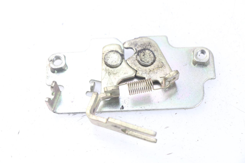 photo de ZADELSLOT PEUGEOT TWEET 125 (2010 - 2017) - Detail van het onderdeel