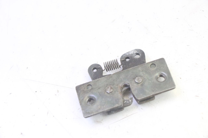 photo de ZADELSLOT PEUGEOT VIVACITY 100 (1999 - 2008) - Zoom op gebruiksstaat