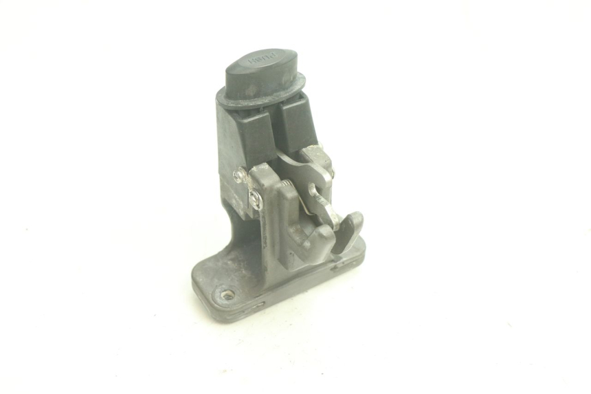 photo de ZADELSLOT YAMAHA WAVE RUNNER GP R 1200 (2000 - 2003) - Detail van het onderdeel