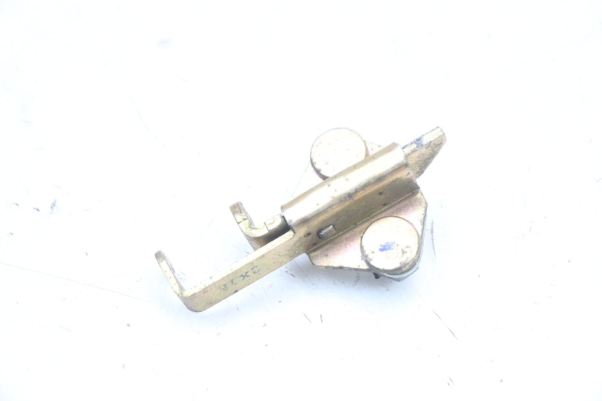 photo de ZADELSLOT YAMAHA FZS FAZER 600 (2001 - 2003) - Detail van het onderdeel