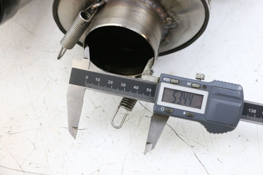 photo de UITLAATDEMPER KAWASAKI GPZ RX 1000 (1986 - 1988) - Zoom op gebruiksstaat