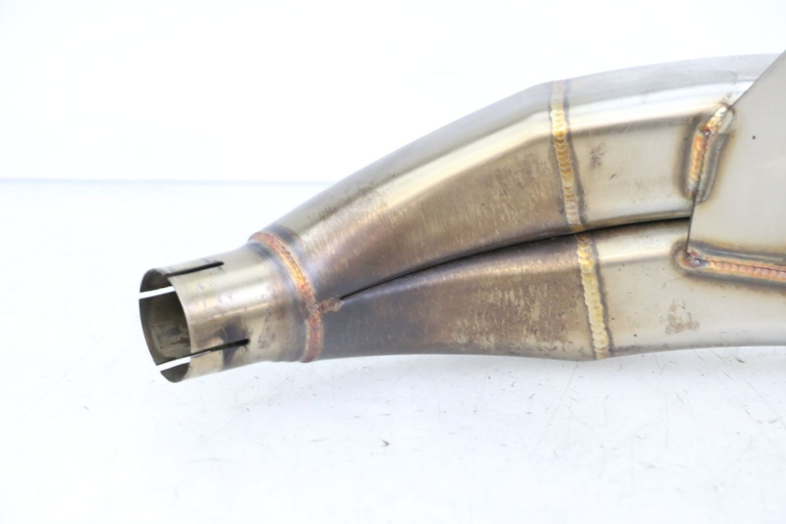 photo de UITLAATDEMPER SUZUKI GSR 750 (2011 - 2017) - Zoom op componenten