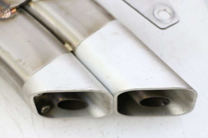 photo de UITLAATDEMPER SUZUKI GSR 750 (2011 - 2017) - Zoom op gebruiksstaat