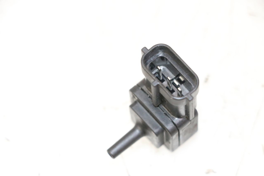 photo de LUCHTDRUKSENSOR SUZUKI BURGMAN 125 (2007 - 2014) - Detail van het onderdeel