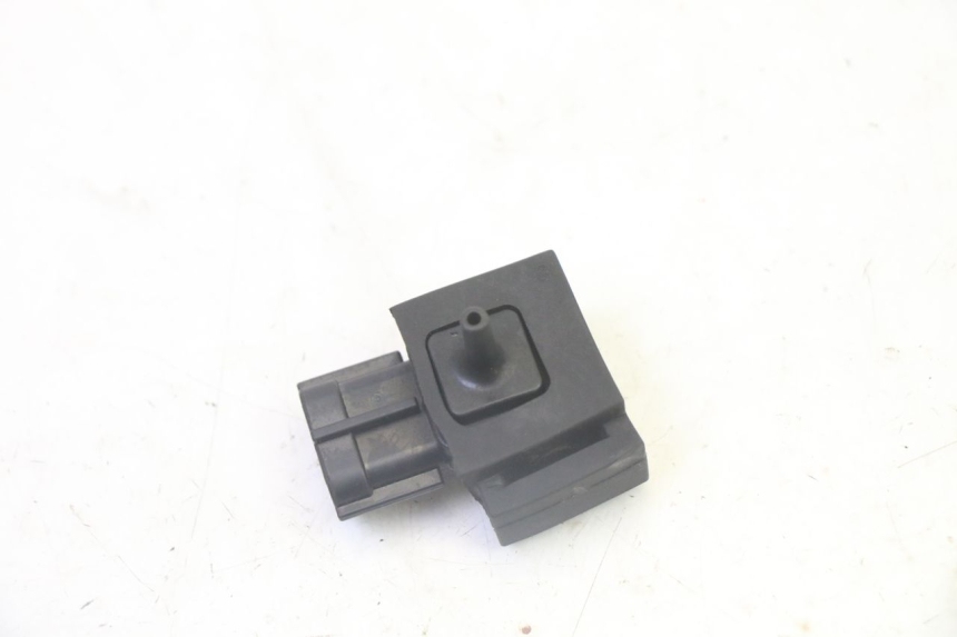 photo de LUCHTDRUKSENSOR SUZUKI BURGMAN 125 (2007 - 2014) - Zoom op gebruiksstaat