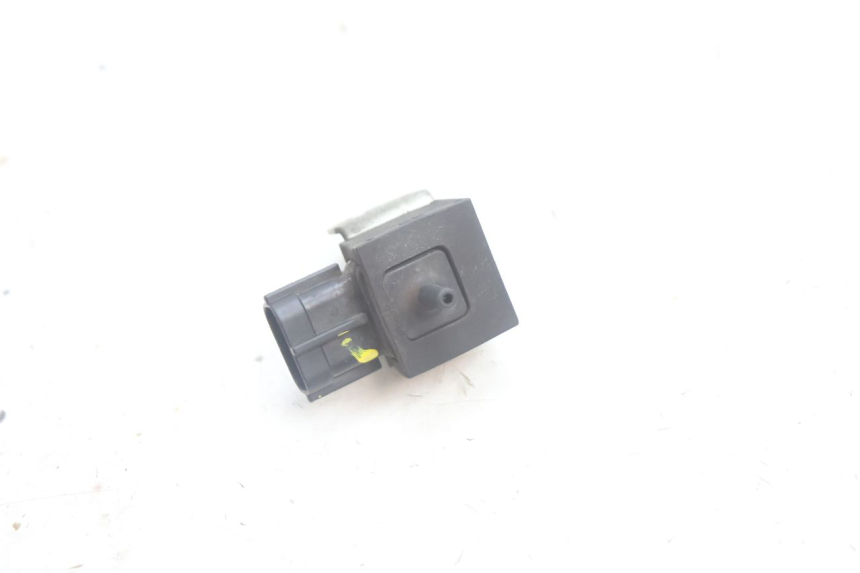 photo de LUCHTDRUKSENSOR SUZUKI BURGMAN EXECUTIVE ABS 650 (2006 - 2012) - Hoofdaanzicht