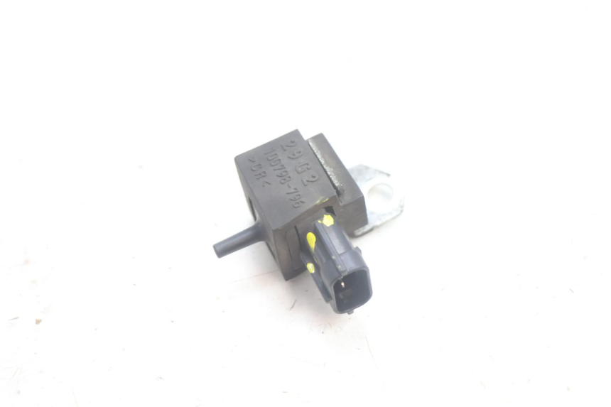 photo de LUCHTDRUKSENSOR SUZUKI BURGMAN EXECUTIVE ABS 650 (2006 - 2012) - Zoom op gebruiksstaat