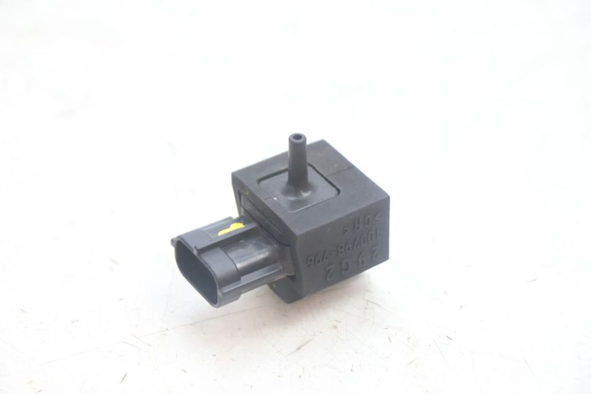 photo de LUCHTDRUKSENSOR SUZUKI BURGMAN EXECUTIVE ABS 650 (2006 - 2012) - Hoofdaanzicht