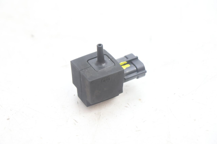 photo de LUCHTDRUKSENSOR SUZUKI BURGMAN EXECUTIVE ABS 650 (2006 - 2012) - Detail van het onderdeel