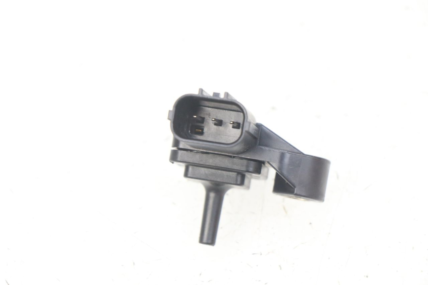 photo de LUCHTDRUKSENSOR HONDA CBRF CBR-F PC41 600 (2011 - 2013) - Zoom op gebruiksstaat