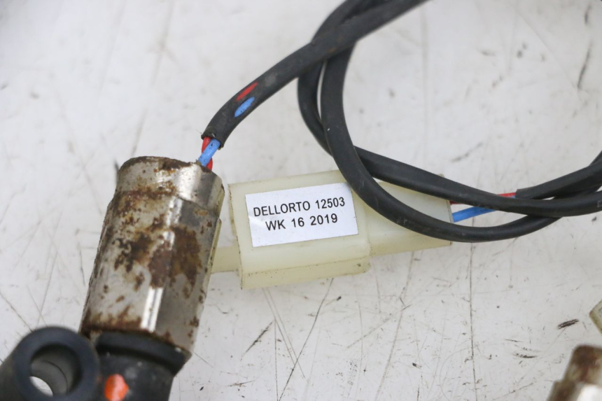 photo de LUCHTDRUKSENSOR LONGJIA DIGITA 4T 50 (2019 - 2022) - Andere kijkhoek