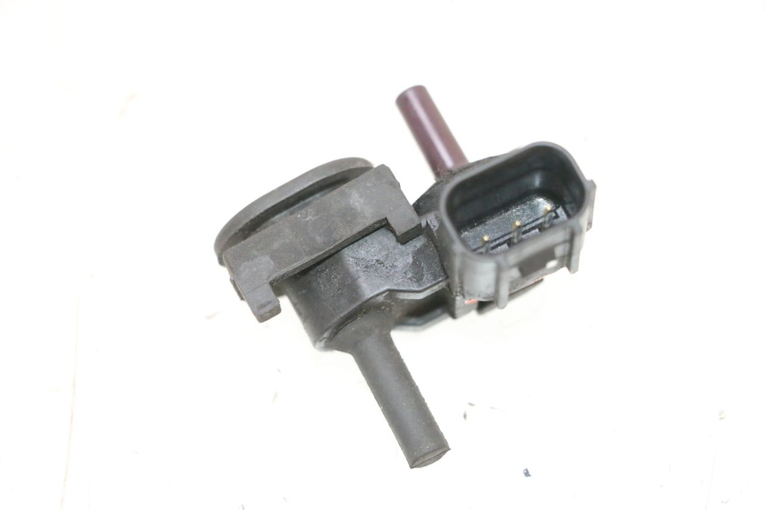 photo de LUCHTDRUKSENSOR KAWASAKI ER-6 ER6 F ABS 650 (2012 - 2016) - Detail van het onderdeel