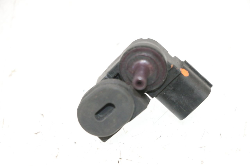 photo de LUCHTDRUKSENSOR KAWASAKI ER-6 ER6 F ABS 650 (2012 - 2016) - Zoom op gebruiksstaat