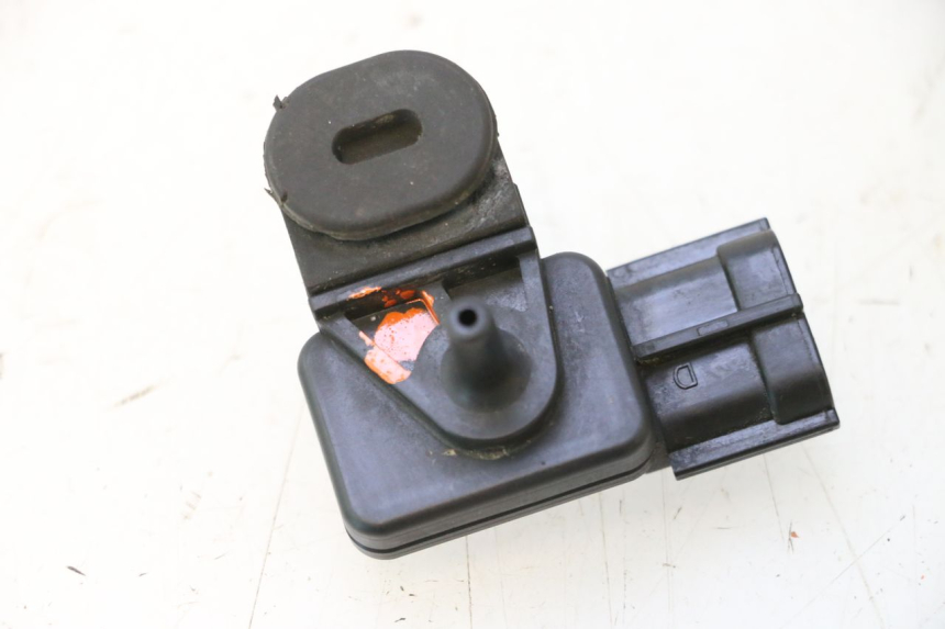 photo de LUCHTDRUKSENSOR KAWASAKI ER-6 ER6 N 650 (2005 - 2009) - Detail van het onderdeel