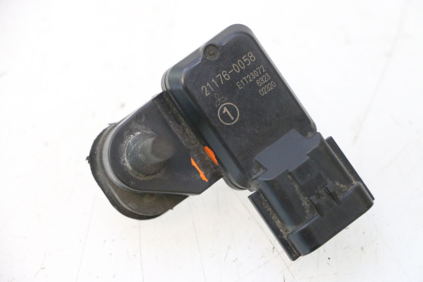 photo de LUCHTDRUKSENSOR KAWASAKI ER-6 ER6 N 650 (2005 - 2009) - Andere kijkhoek
