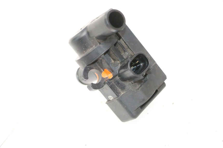 photo de LUCHTDRUKSENSOR KAWASAKI ER-6 ER6 N 650 (2005 - 2009) - Andere kijkhoek