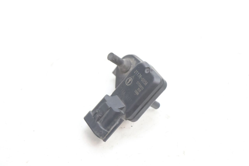 photo de LUCHTDRUKSENSOR KAWASAKI ER-6 ER6 N 650 (2005 - 2009) - Andere kijkhoek