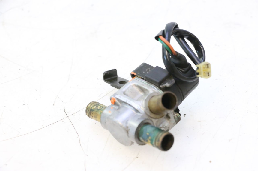 photo de LUCHTDRUKSENSOR YAMAHA FJR 1300 (2001 - 2005) - Zoom op gebruiksstaat