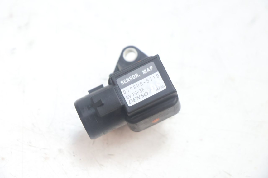 photo de LUCHTDRUKSENSOR HONDA FJS SILVER WING SILVERWING 400 (2005 - 2008) - Zoom op gebruiksstaat