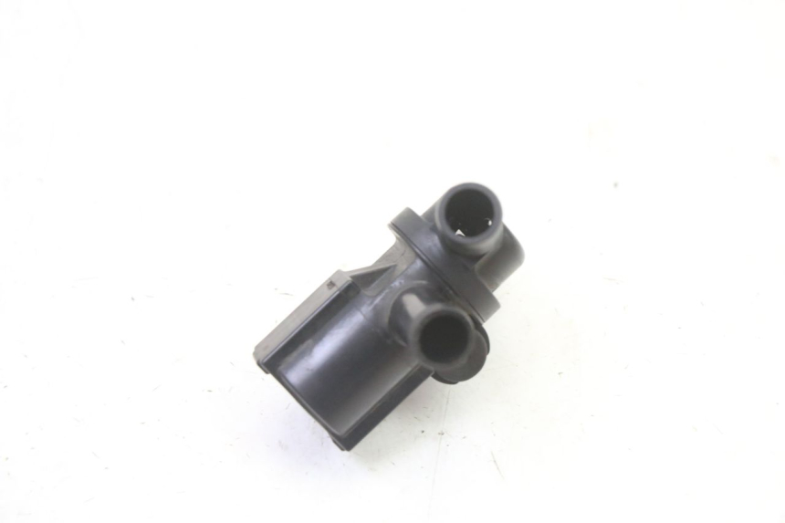 photo de LUCHTDRUKSENSOR YAMAHA FZ6 FAZER S2 600 (2007 - 2011) - Zoom op gebruiksstaat