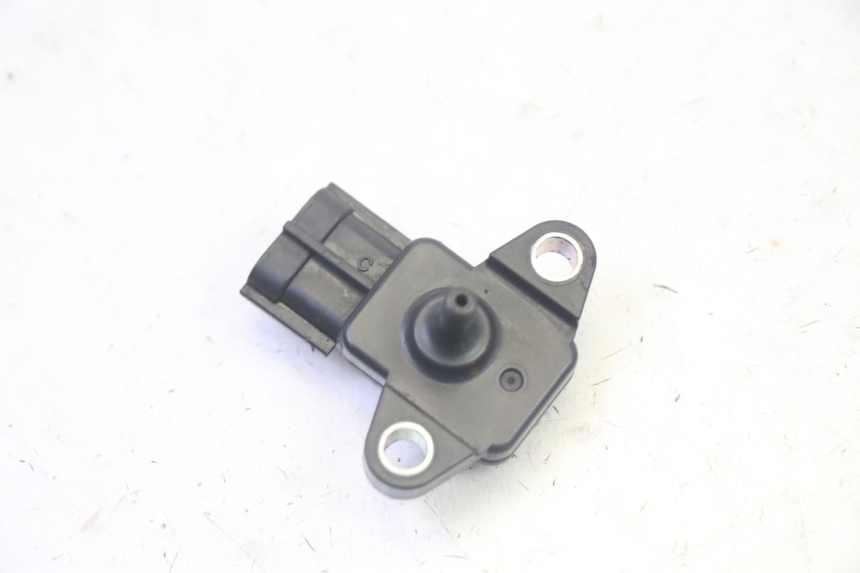 photo de LUCHTDRUKSENSOR YAMAHA FZ6 N FAZER 600 (2004 - 2006) - Detail van het onderdeel