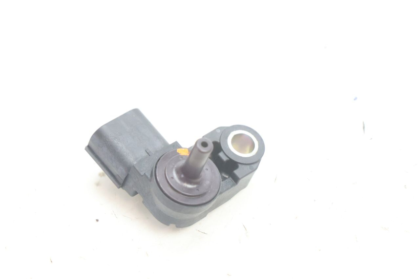 photo de LUCHTDRUKSENSOR YAMAHA FZ8 800 (2010 - 2016) - Zoom op gebruiksstaat